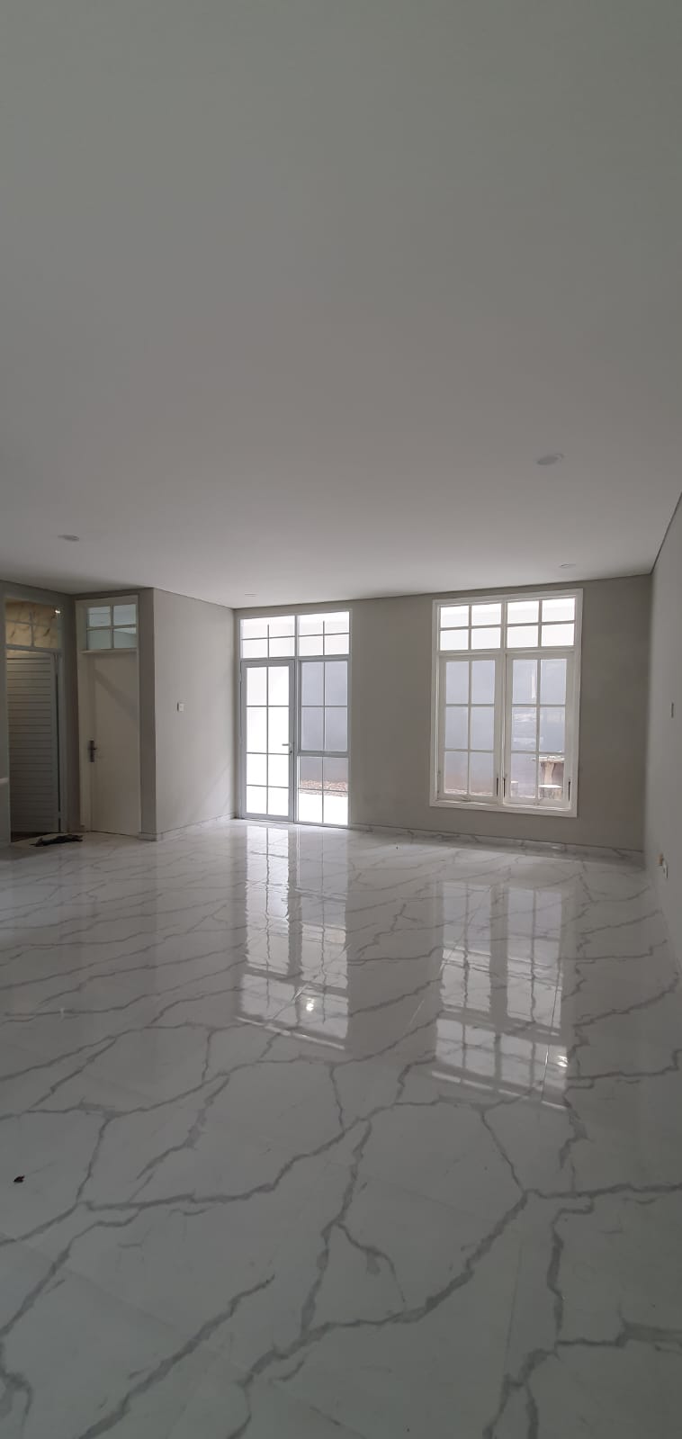Rumah di Jual di Taman Beverly Lippo Cikarang